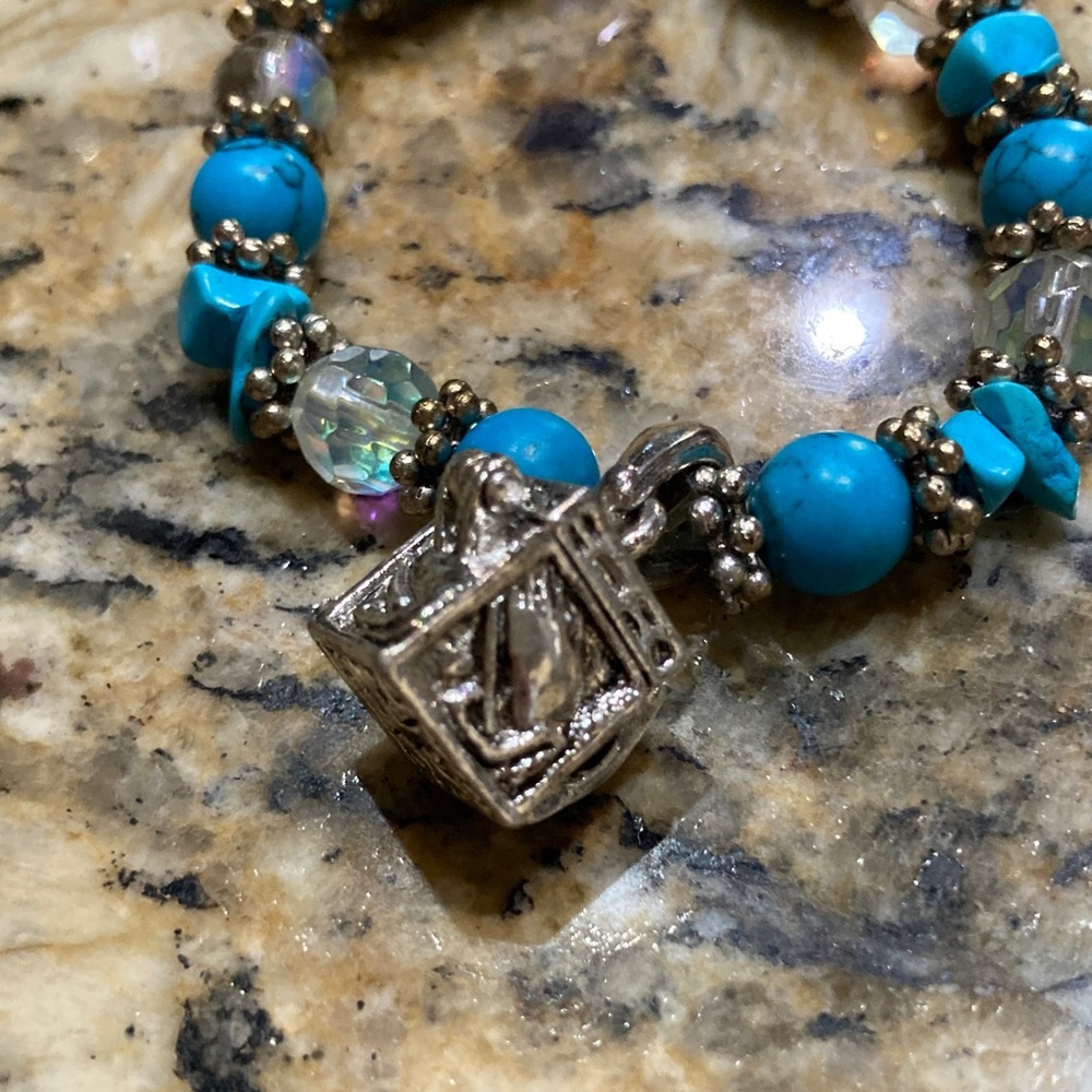 Prayer Box Stretch Bracelet - Picture 2 of 3